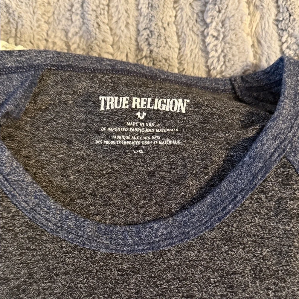 Men’s True Religion t shirt